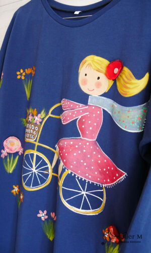 Un fel de rochie biciclista veselă – bleumarin