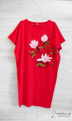 Un fel de rochie cu magnolii – roșie