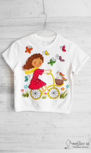 Tricou copil – Fetița biciclistă cârlionțată
